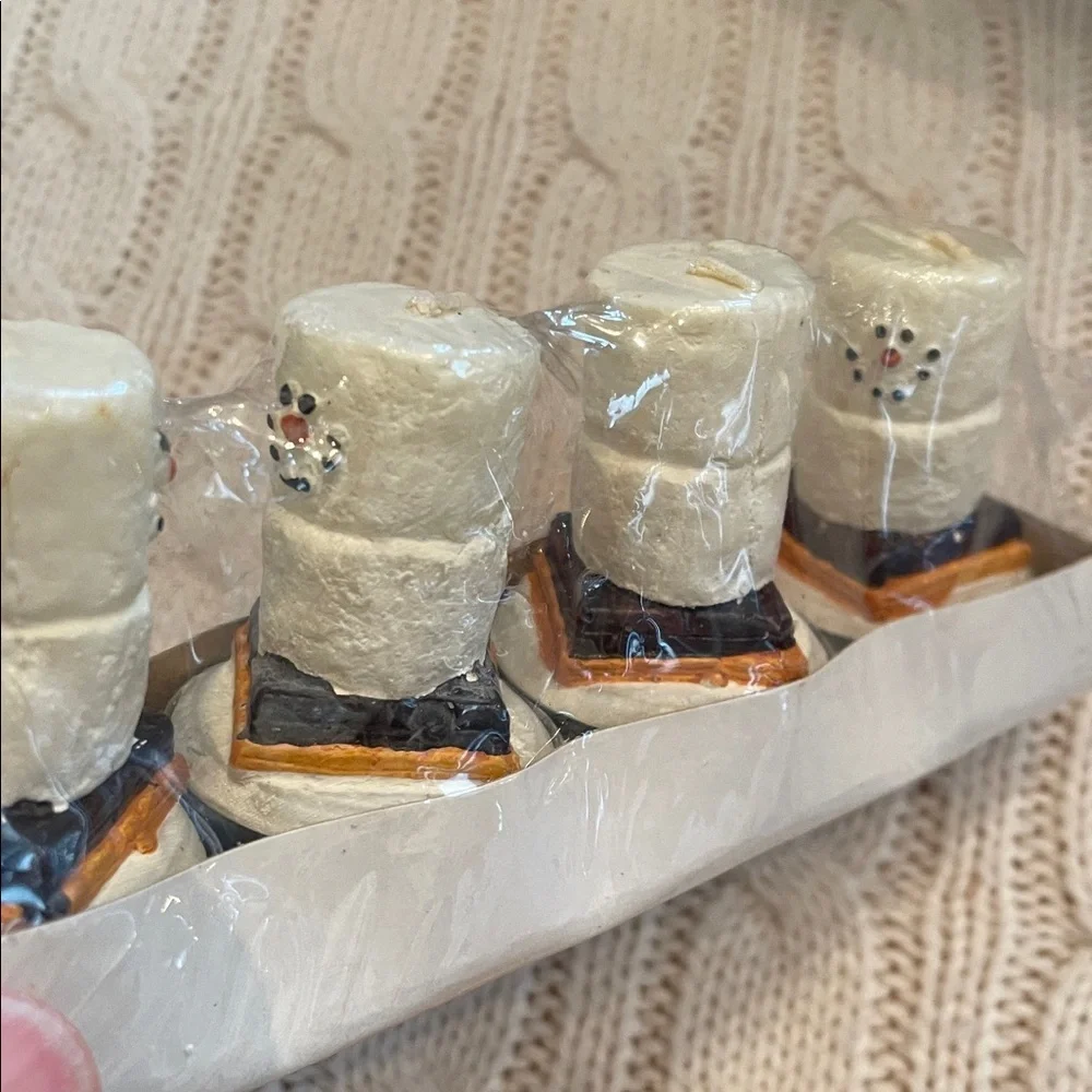 4 NEW S’mores Snowman Candle White/Brown